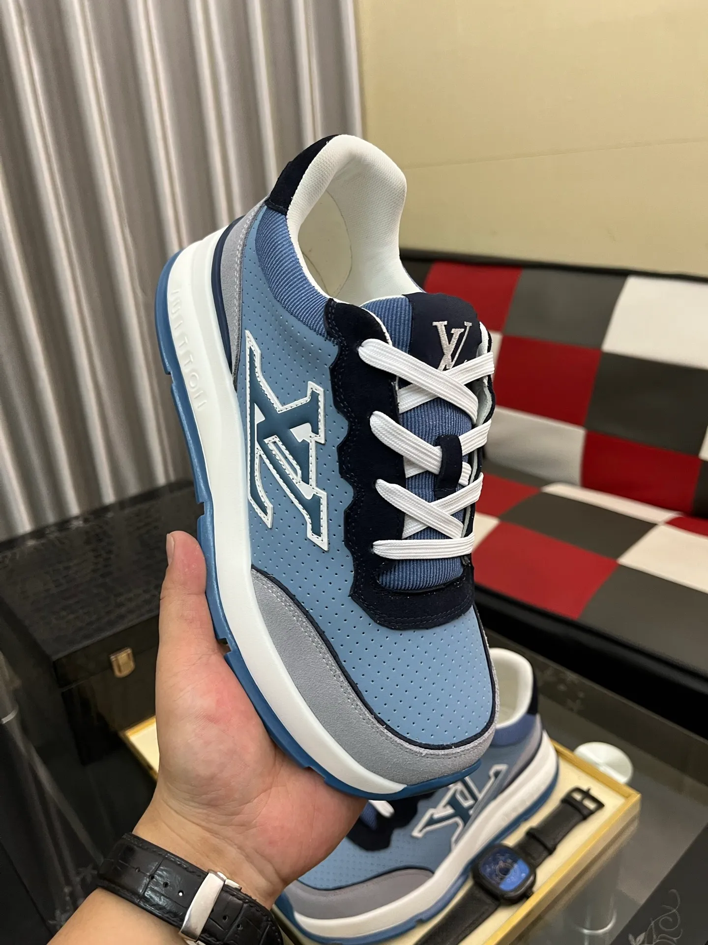 Men's Men's Shoes 💰: 438⌚️⌚️LV Louis Vuitton. The latest fashionable casual shoes are popular in physical stores. New spring and summer comfortable imported custom original cowhide, unique jacquard fabric element design. With sheepskin lining, Lv original bottom, [sun][sun] high-end packaging and high quality💪Details determine the quality, you can enter and leave the counter at will, welcome to compare🇮🇹Number of sizes 38-442️⃣colors available